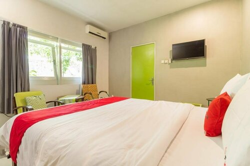 Jeng Tini Guest House, Rezervasyon Misafirhane Bogor Tengah Pansiyonlar, Misafirhane