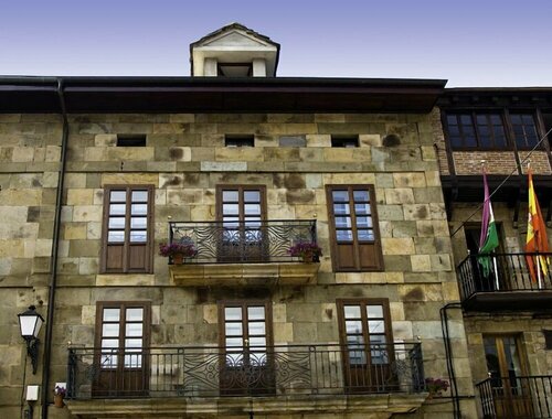 Posada Casa de don Guzman, Buchen Sie Bed & Breakfast Vega de Pas Valles Pasiegos