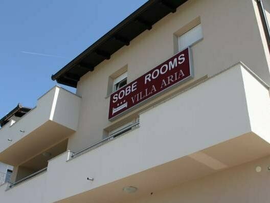 Rooms Villa Aria