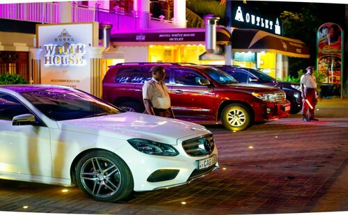 Hotel White House, Забронировать Отель Отели Анурадхапура с бассейном, Бассейн