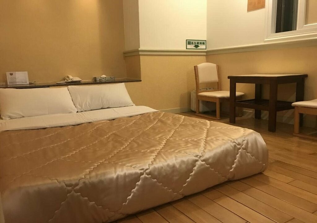 Good Hotel