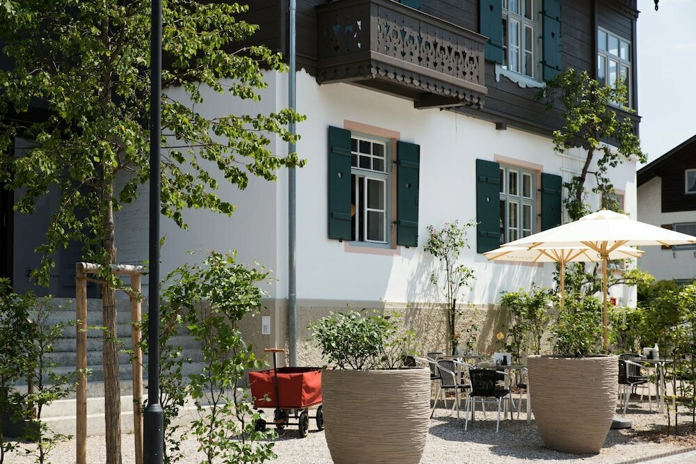 Quartier - Lodges Tagesbar Forum
