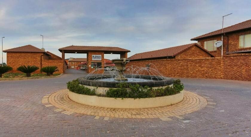 Rudman Townhouses Self-catering Accommodation
