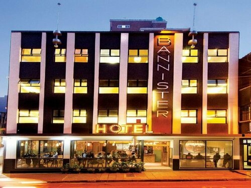 Bannister Hotel, Забронировать Отель Отели Йоханнесбург с парковкой, рядом с Sci-Bono Discovery Centre, Парковка