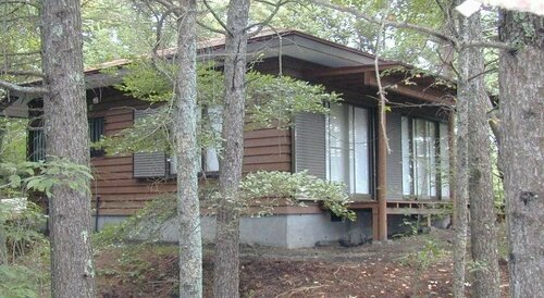 Japanese-Style Cottage Karuizawa, Book Feriehus Hoteller i Koshinetsu med parkering, Parkering