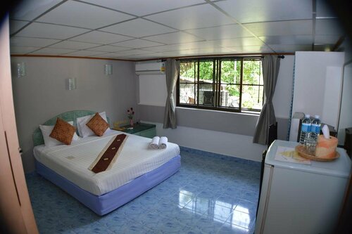 Karon Cove at Seabreeze Inn, Забронировать Отель Карон Бич остров Пхукет, рядом с Храм Суван Кхири Кет