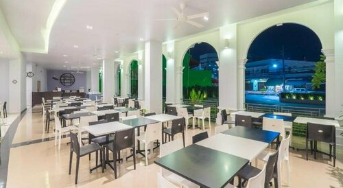 Vapa Hotel - SHA Extra Plus, Забронировать Отель Отели Пхукета Таун с парковкой, рядом с Старый город Пхукета, Парковка