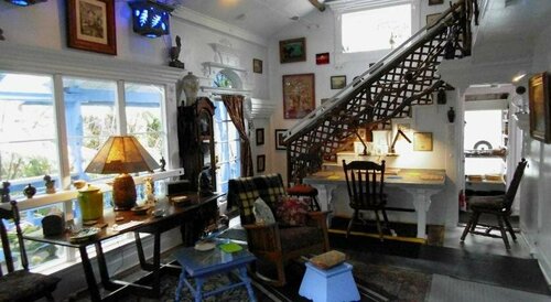 Upcountry Volcano Village Mountain Cottage, Забронировать Дом для отпуска Отели Волкейно с парковкой, Парковка