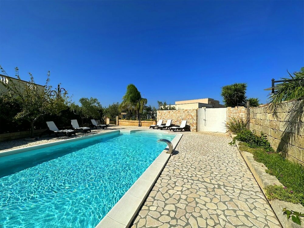 Villa B&b Antiche Macine del Salento nel cuore del Salento - villetta con piscina - punto strategico spiaggia del Salento