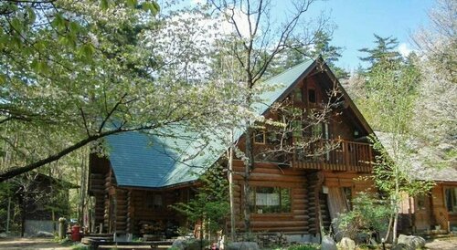 Canadian Loghouse Inn Azumino Yujin, Book Feriehus Hoteller i Koshinetsu med parkering, Parkering