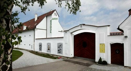 Rekreační a Kongresové Centrum Nové Dvory, Забронировать Отель Отели Ческе-Будеёвице 3 звезды, 3*