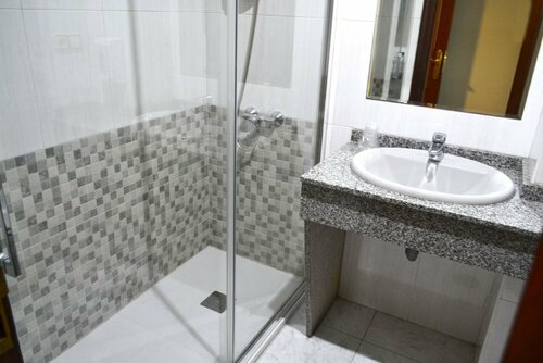 Alda Puerta Coruña, Réserver Auberge de jeunesse La Corogne 