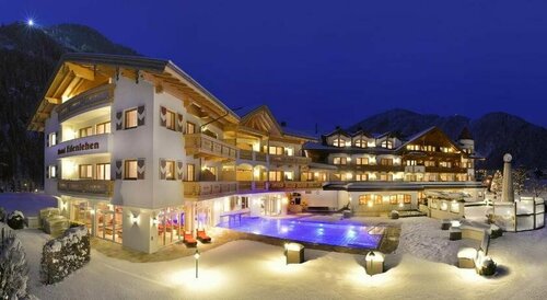 Hotel Edenlehen, Забронировать Отель Отели Майрхофен с бассейном, рядом с Гондольный подъемник Ахорнбан, Бассейн