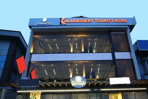 Super Townhouse Edasserys Kalamassery Tourist Home, Забронировать Отель Elūr штат Керала