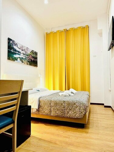 Tawhid Accomodation, Забронировать Гостевой дом Вокзал Термини , рядом с Церковь Санта-Мария-Маджоре