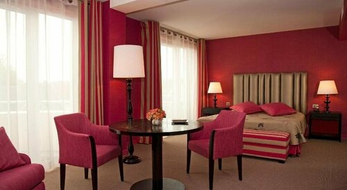 Grand Hôtel de Solesmes - Teritoria, Забронировать Отель Отели Земель Луары с парковкой, Парковка