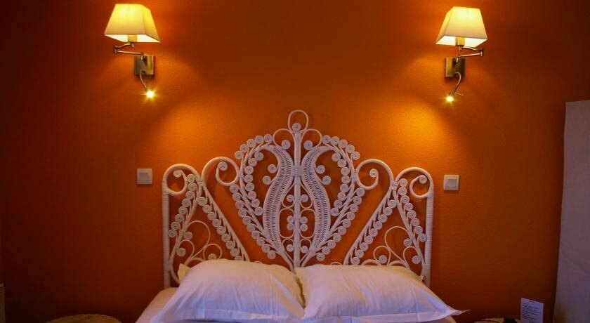 Queen Serenity Hotel
