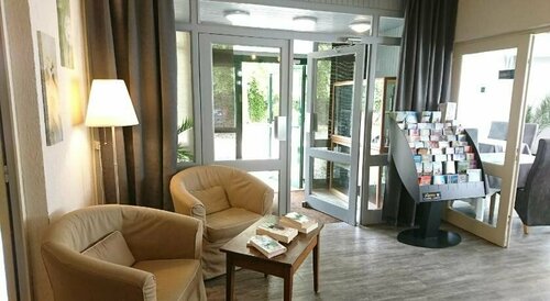 Hôtel Restaurant La Chaumière, Book Hotel Hoteller i Rhône-Alps med parkering, Parkering