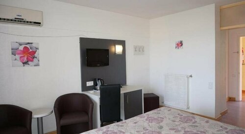 Hôtel du Col de l'Ange, Book Hotel Hoteller i Rhône-Alps med parkering, Parkering