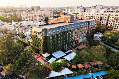 Hotel Royal Orchid Bangalore, Забронировать Отель Индиранагар Бангалор, рядом с Surayanarayana Temple