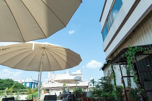 Bangalore Gate Hotel & Conferences, Забронировать Отель Ганди Нагар Бангалор, рядом с Здание Видана Сауда