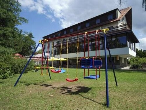 Resort Hotel Zvíkov, Забронировать Отель Звиковске Подгради Orlík Reservoir, рядом с Замок Звиков