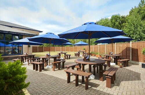 Hilton London Stansted Airport, Rezervați Hotel Hoteluri de afaceri în Merseyside, 4* 5*