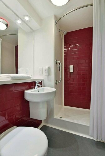 Travelodge Edinburgh Central Waterloo Place, Reserva ahora Hotel Broughton 