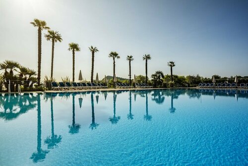 Onda Blu Resort, Забронировать Курортный отель Манерба Valtenesi del Garda