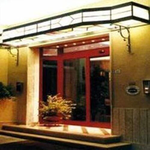 Hotel Tonfoni, Забронировать Отель Отели в центре Монтекатини-Терме, в центре
