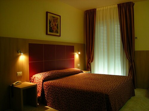 Hotel San Carlo, Забронировать Отель Отели Местре с бассейном, рядом с Музей М9, Бассейн