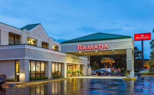Ramada - Altamonte Springs, Varaa Hotelli Hotellit Altamonte Springs uima-altaalla, Uima-allas
