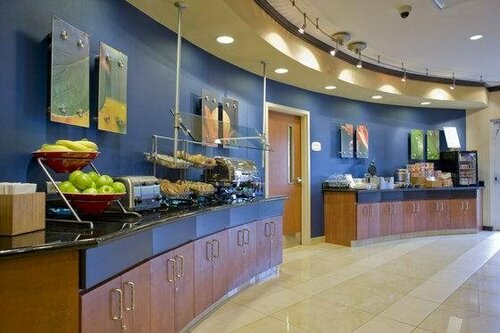 Fairfield Inn & Suites Columbus, Забронировать Отель Колумбус Миссисипи