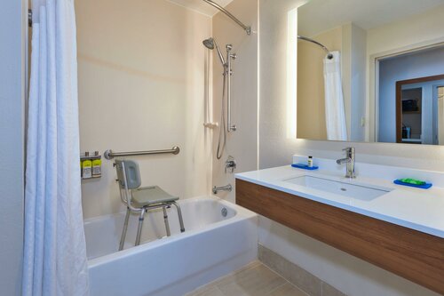 Holiday Inn Express Hotel & Suites Franklin, Rezerwuj Hotel Hotele w Ohio z parkingiem, Parking