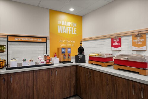 Hampton Inn Columbia Northeast-Fort Jackson Area, Забронировать Отель Дентсвилл Южная Каролина