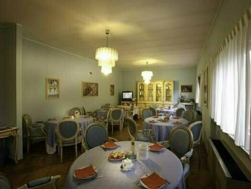 Hotel Nastro Azzurro, Buchen Sie Hotel Monguzzo 