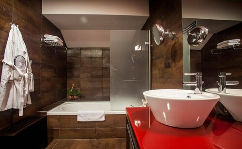 Hotel Central Sarajevo - Gym, Pool & Spa, Забронировать Отель Бизнес-отели Сараево, рядом с Gazi Husrev-beg Mosque in Sarajevo, 4* 5*