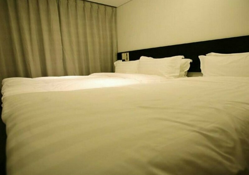 I. T. W. Hotel