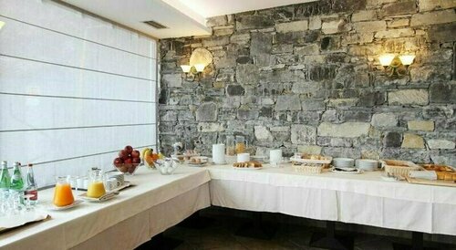 Hotel Villa Hadeel, Book Hotel Griante Como