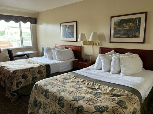Travelodge by Wyndham Drumheller AB, Забронировать Отель Отели Драмеллер с парковкой, Парковка
