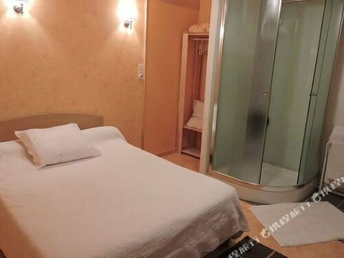 Hôtel JurJura, Book Hotel Hoteller i Burgund med parkering, Parkering