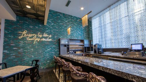 Holiday Inn Club Vacations New Orleans Resort, Забронировать Курортный отель Отели Нового Орлеана с парковкой, рядом с Mortuary Chapel, Парковка