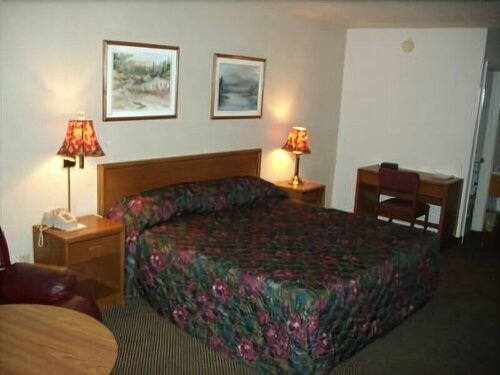 Brass Door Motel, Buchen Sie Motel  
