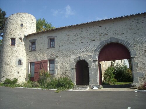 La Tour des Laudes, Reserva ahora Hostal o pensión Hoteles en Aquitania con aparcamiento, Aparcamiento
