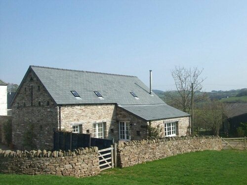 Alltybrain Farm Cottages and B&B, Забронировать Фермерский дом Лланлефафойч Повис
