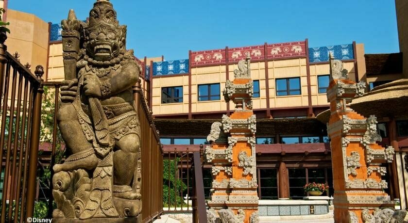 Disney Explorers Lodge
