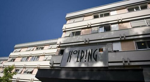 Kolping-Jugendhotel, Забронировать Отель Отели Клагенфурт-ам-Вёртерзе с парковкой, рядом с Старая площадь, Парковка