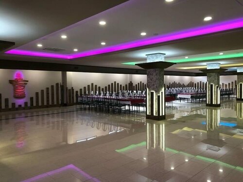 Hotel Restaurante Dama de Baza, Забронировать Отель Баса Granada Province
