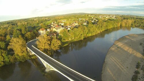 Guest Bridge Loire, Prenota Hotel  