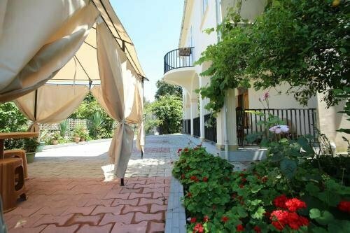 Talos Guest House, Reserva ahora Hostal o pensión Hoteles en Ajara con aparcamiento, Aparcamiento